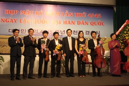 Pour un renforcement de l’amitié vietnamo-sud coréenne  - ảnh 1
